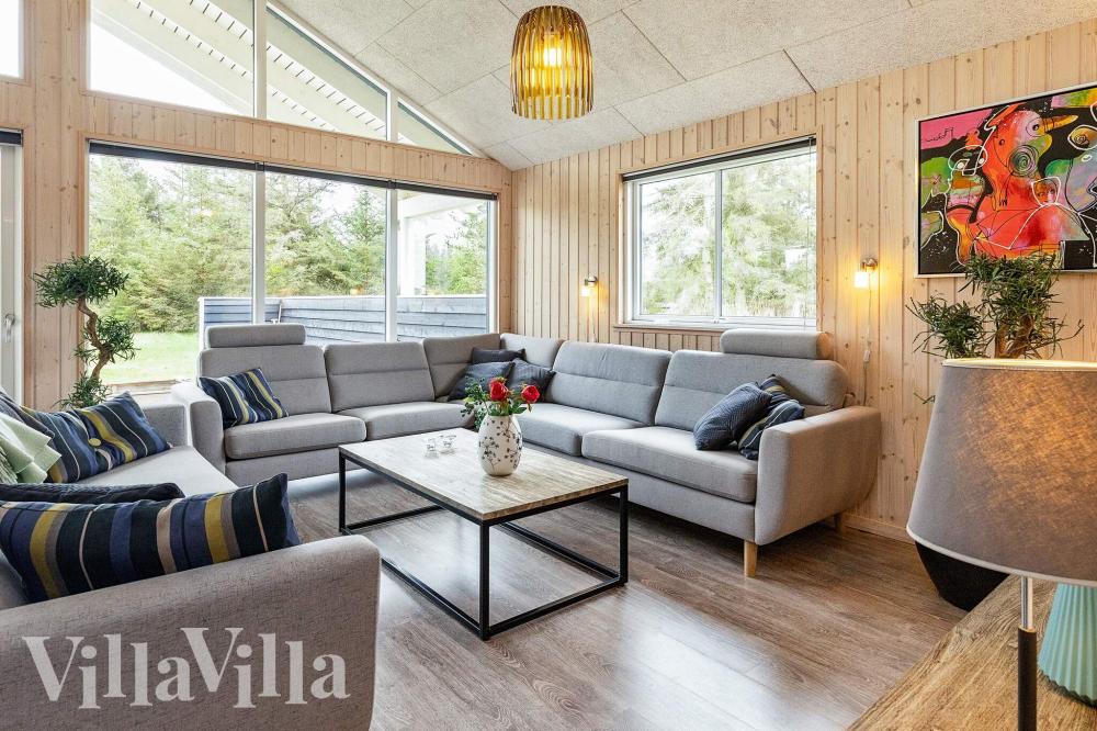 Sofakroken i luksushus nr. 295 i Nordjylland.