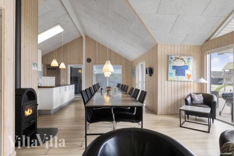 Oppholdsrom med plass til 18 i luksushus nr. 255.