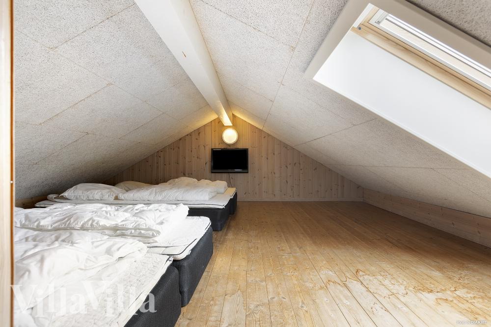 Noen av de 18 soveplassene i luksushus nr. 255 finnes på hems
