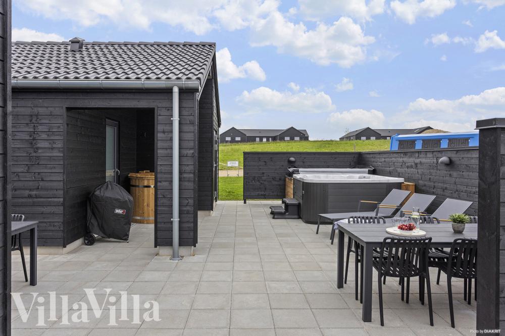 Stor terrasse i luksushus nr. 955 i Fyn og øyer.
