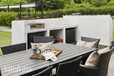 Luksushus nr. 964 har en deilig terrasse med gode hagemøbler til 12 personer.