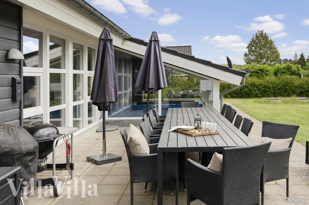 Stor terrasse i luksushus nr. 964 i Østjylland.