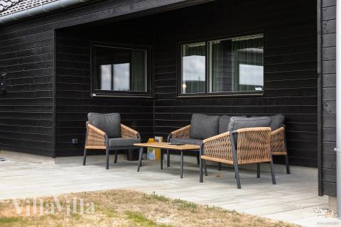Luksushus nr. 932 har en deilig terrasse med gode hagemøbler til 20 personer.