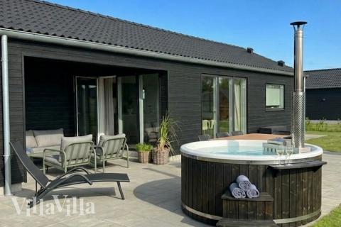 Nyt varmen i boblebadet i luksushus nr. 942 i Fyn og øyer