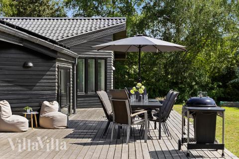 På terrassen i feriehus nr. 963 er det plass til 10 personer.