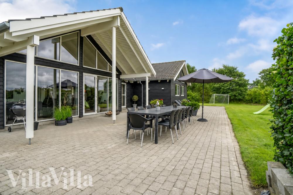 Stor terrasse i luksushus nr. 276 i Nordsjælland.