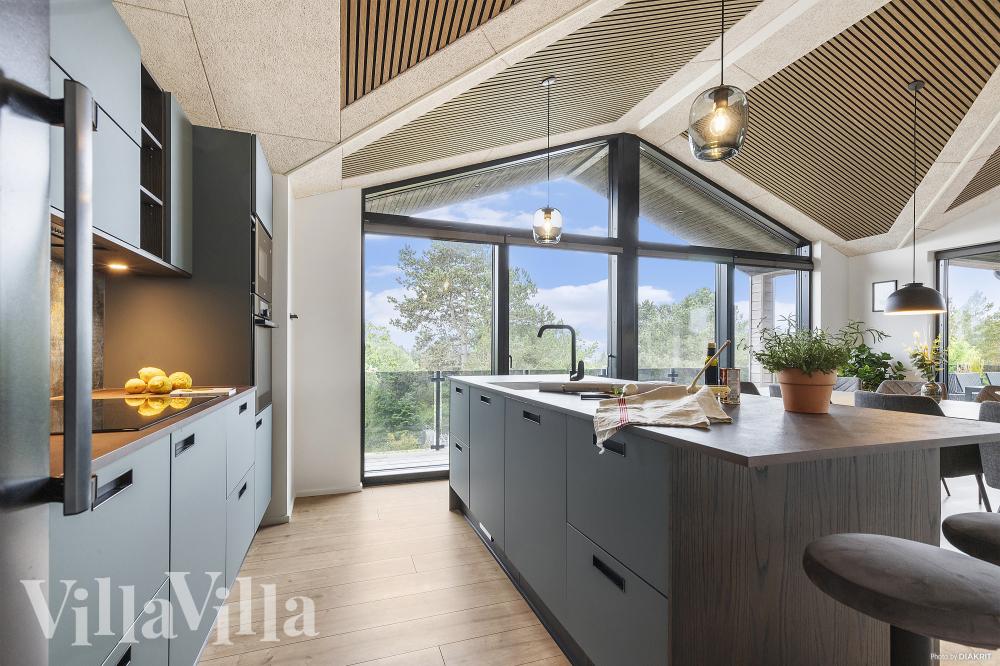 Kjøkkenet i luksushus nr. 968 i Østjylland er godt innrettet.