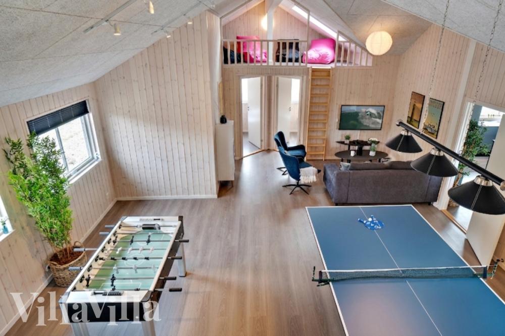 Luksushus nr. 463 til 22 personer tilbyr et stort aktivitetsrom med bl.a. biljard og dart