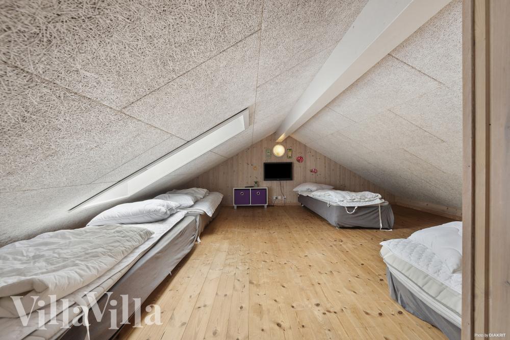 Noen av de 18 soveplassene i luksushus nr. 313 finnes på hems