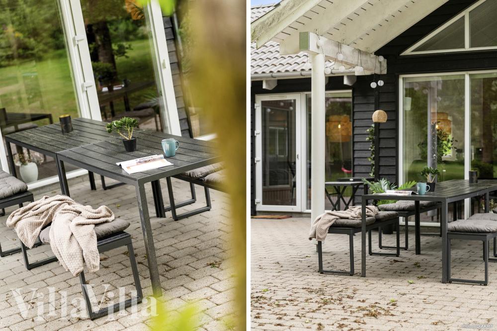 På terrassen i feriehus nr. 313 er det plass til 18 personer.