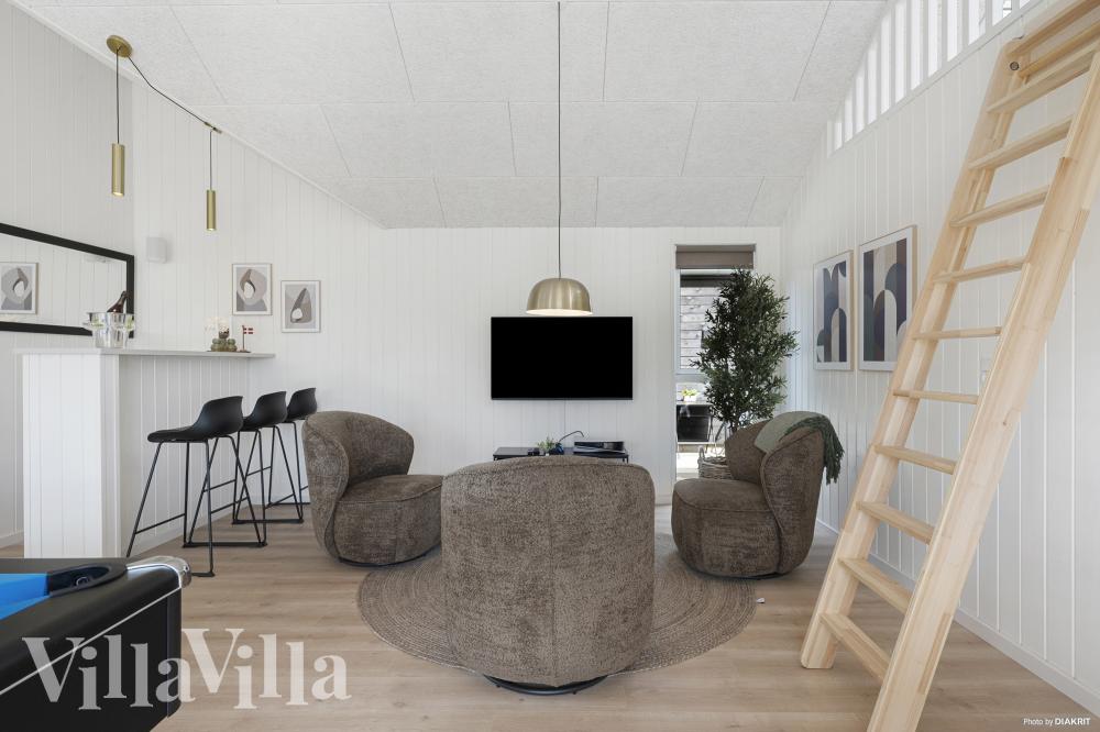 Luksushus nr. 915 til 16 personer tilbyr et stort aktivitetsrom med bl.a. biljard og dart