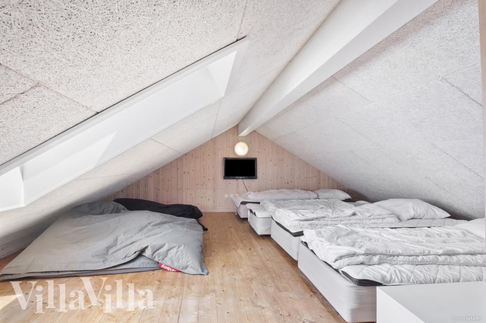 Noen av de 18 soveplassene i luksushus nr. 315 finnes på hems