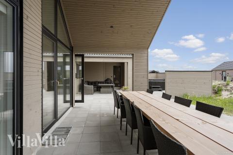 Luksushus nr. 929 har en deilig terrasse med gode hagemøbler til 14 personer.