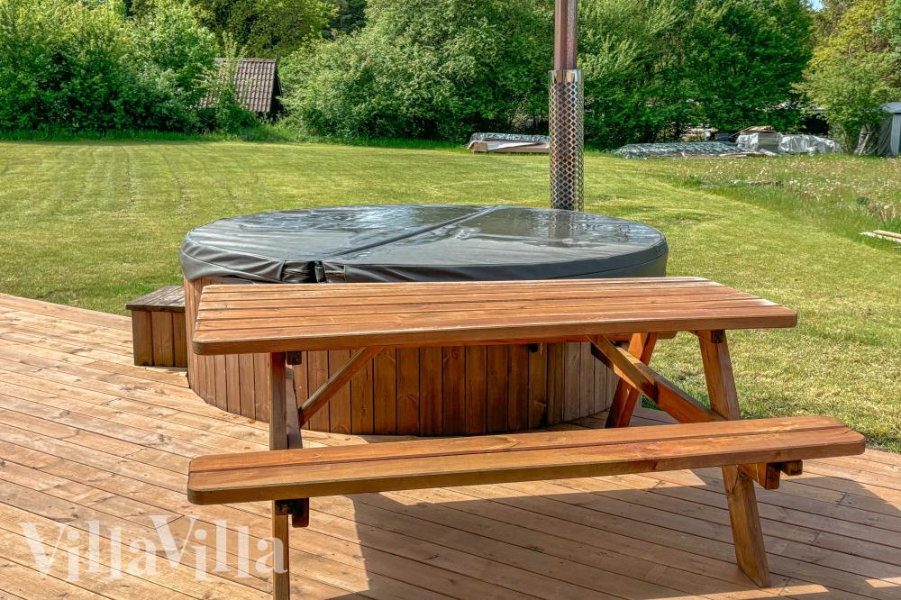 Luksushus nr. 981 har en deilig terrasse med gode hagemøbler til 14 personer.
