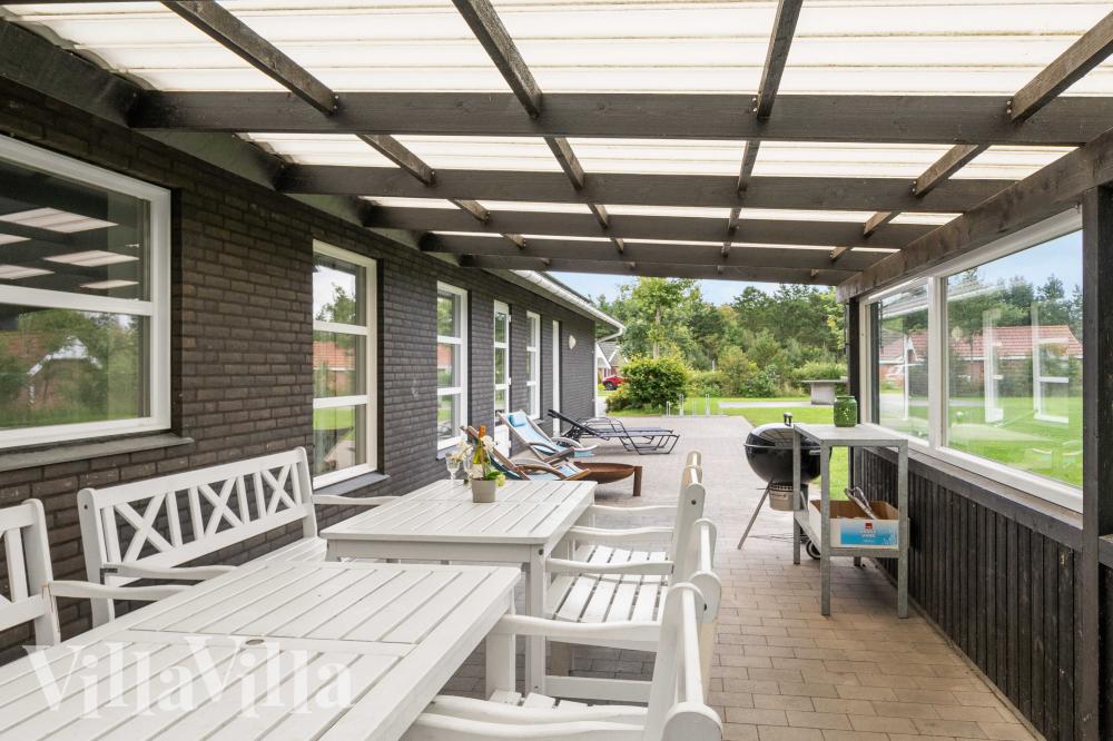 Luksushus nr. 983 har en deilig terrasse med gode hagemøbler til 8 personer.