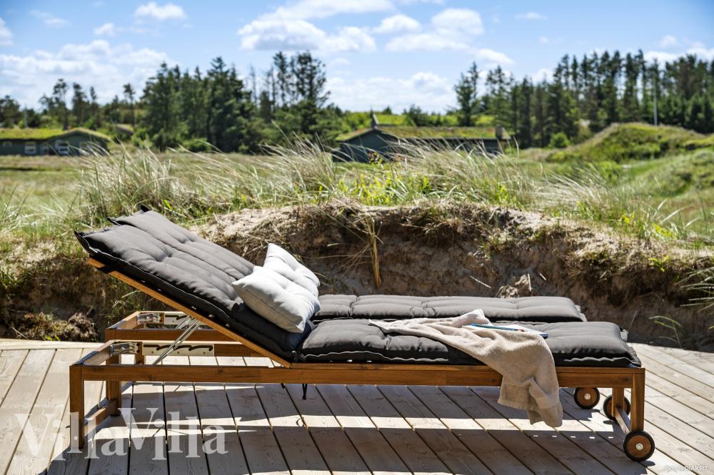 Luksushus nr. 986 har en deilig terrasse med gode hagemøbler til 12 personer.