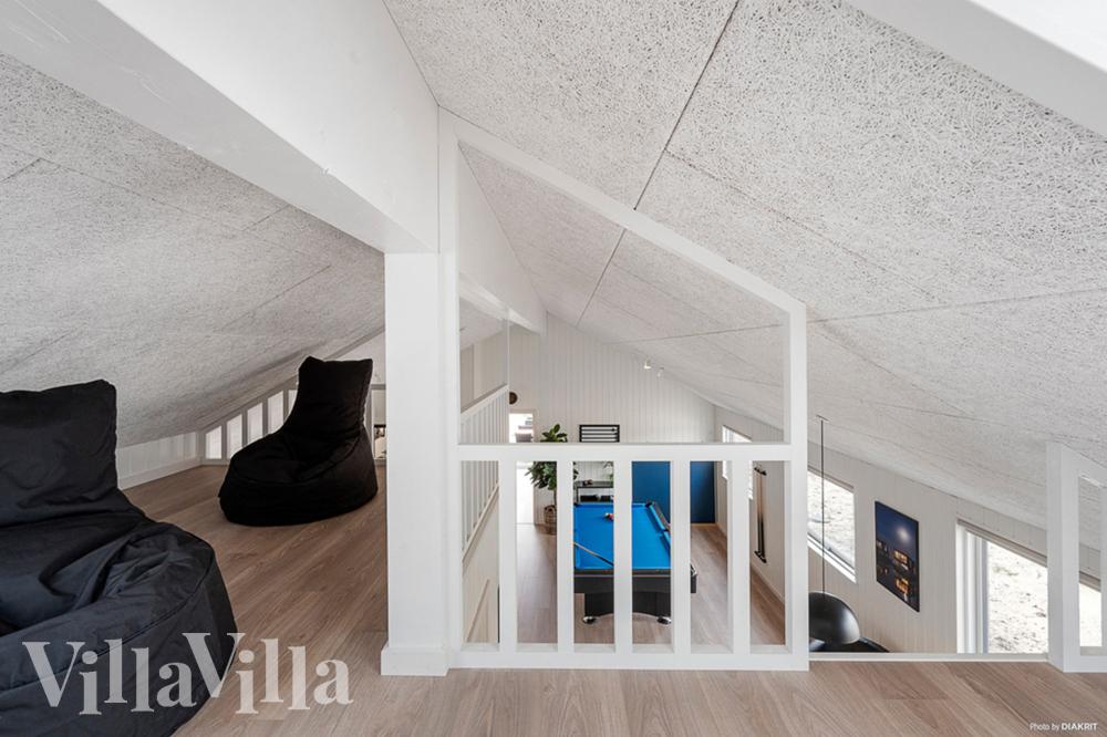 Noen av de 18 soveplassene i luksushus nr. 943 finnes på hems