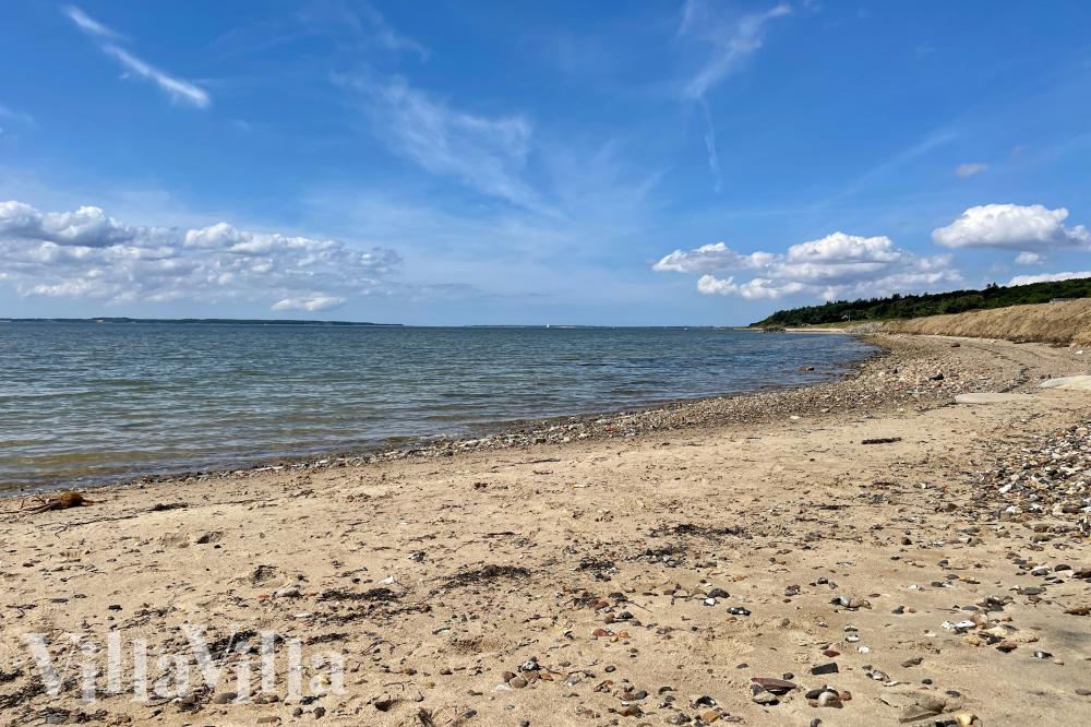 Den flotte stranden nær luksushus nr. 988 ved Limfjorden.