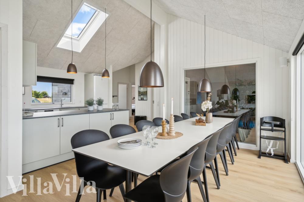 Oppholdsrom med plass til 16 i luksushus nr. 972.