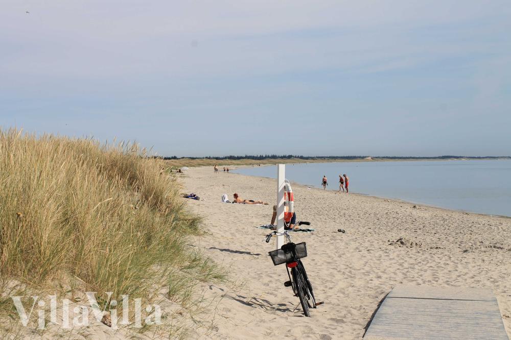 Stranden nær luksushus nr. 1000.