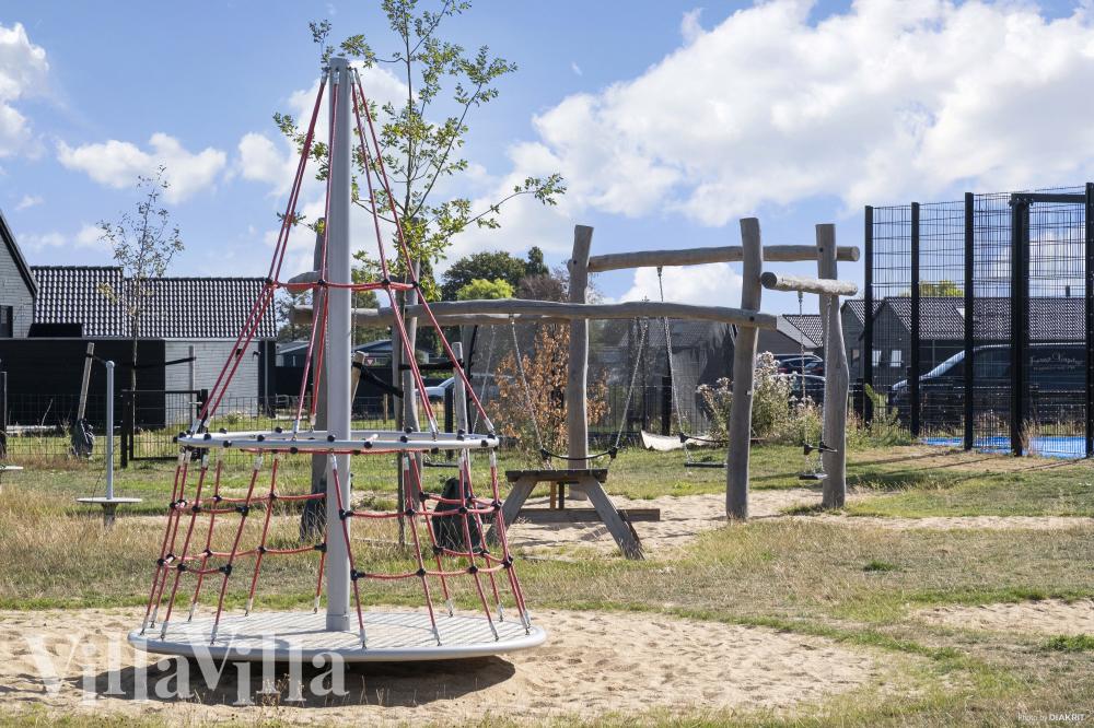 I tillegg til alle aktivitetsmulighetene i husets bassengavdeling, tilbyr også luksushus nr. 921 mengder av utendørsaktiviteter