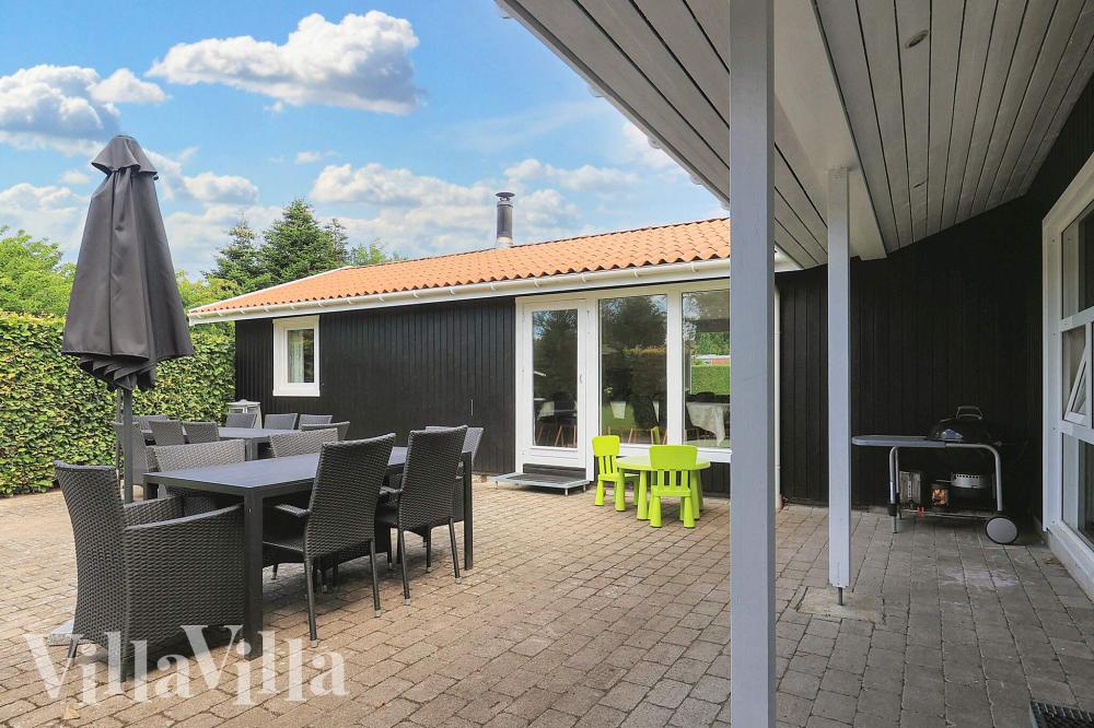 Luksushus nr. 1003 har en deilig terrasse med gode hagemøbler til 14 personer.