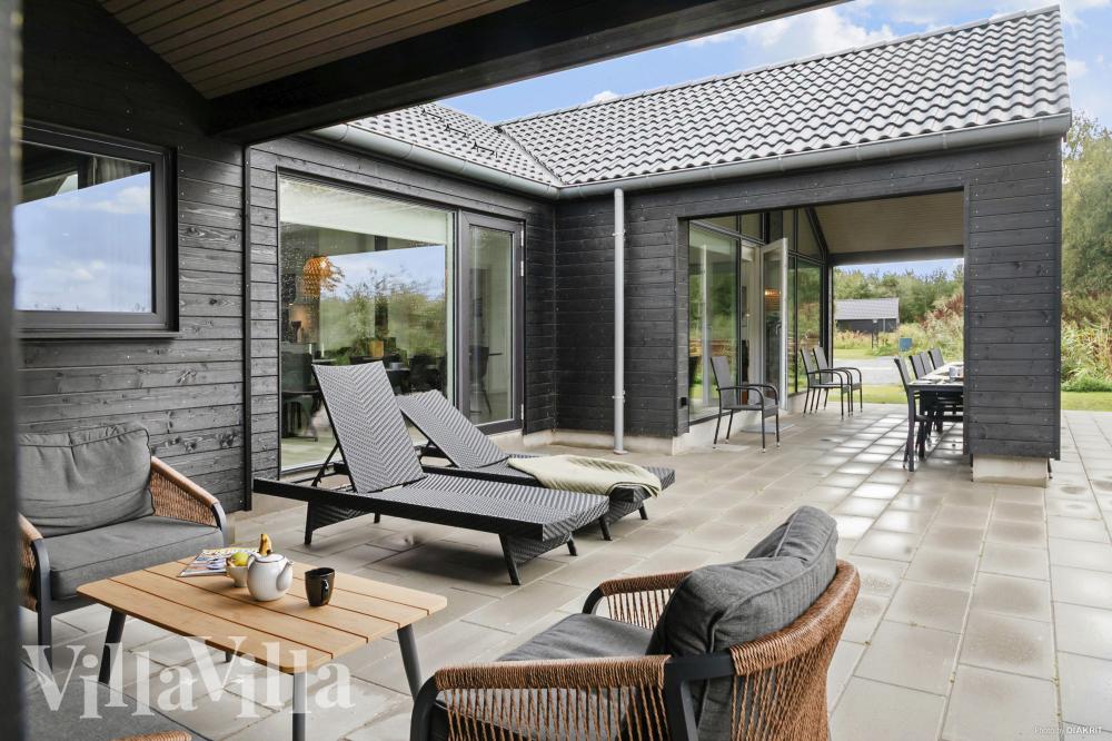 Stor terrasse i luksushus nr. 912 i Lolland/Falster/Møn.