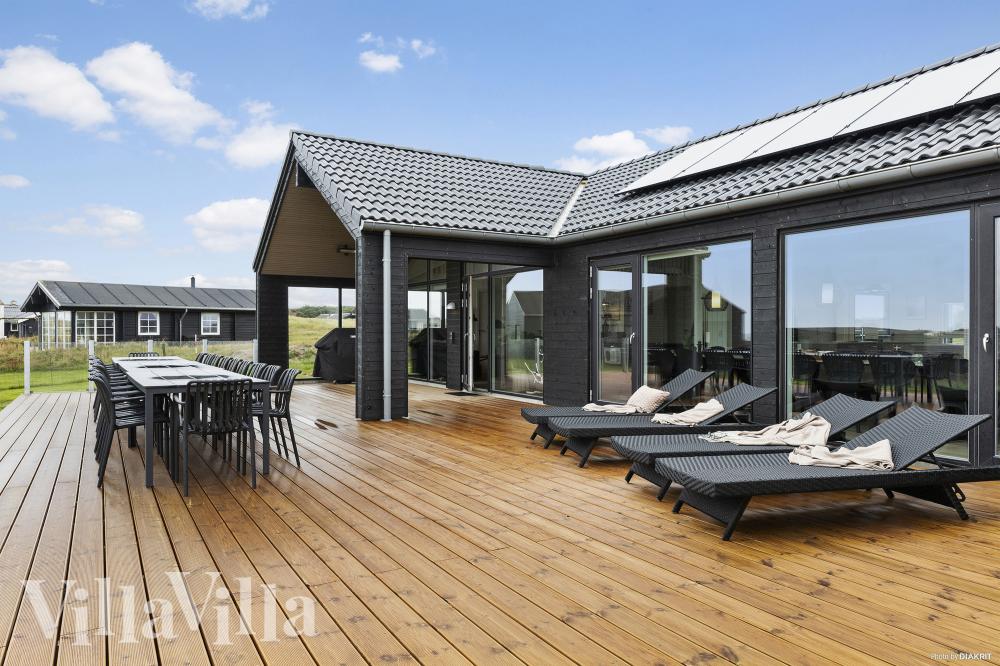 Stor terrasse i luksushus nr. 959 i Nordjylland.