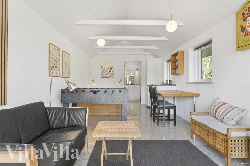 I tillegg til alle aktivitetsmulighetene i husets bassengavdeling, kan du også spille biljard, bordtennis og dart i luksushus nr. 1009