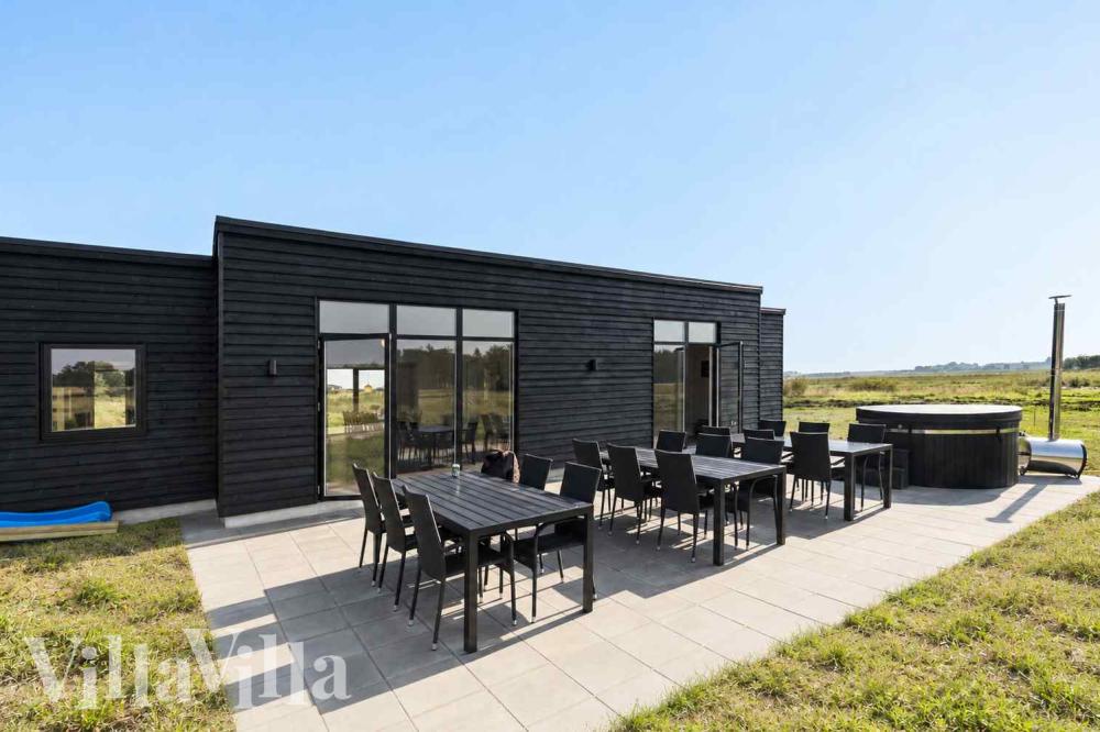 Dette lekre huset med spa, nr. 1014, med plass til 16 personer, ligger i Østjylland
