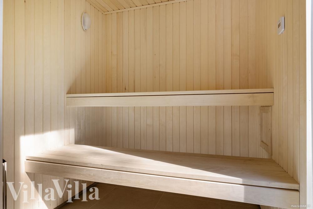 Nyt varmen i badstuen i luksushus nr. 973 til 20 personer