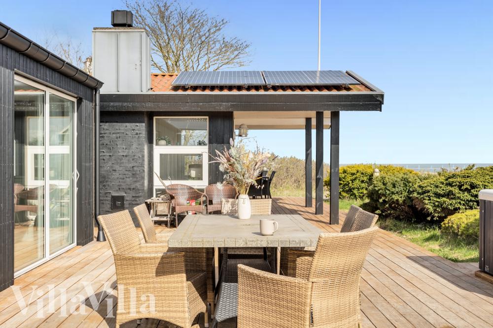 Luksushus nr. 1024 har en deilig terrasse med gode hagemøbler til 12 personer.