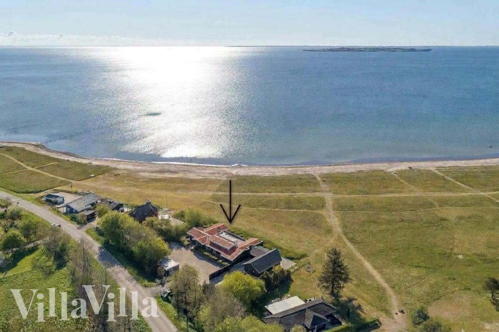 Stranden nær luksushus nr. 1024.